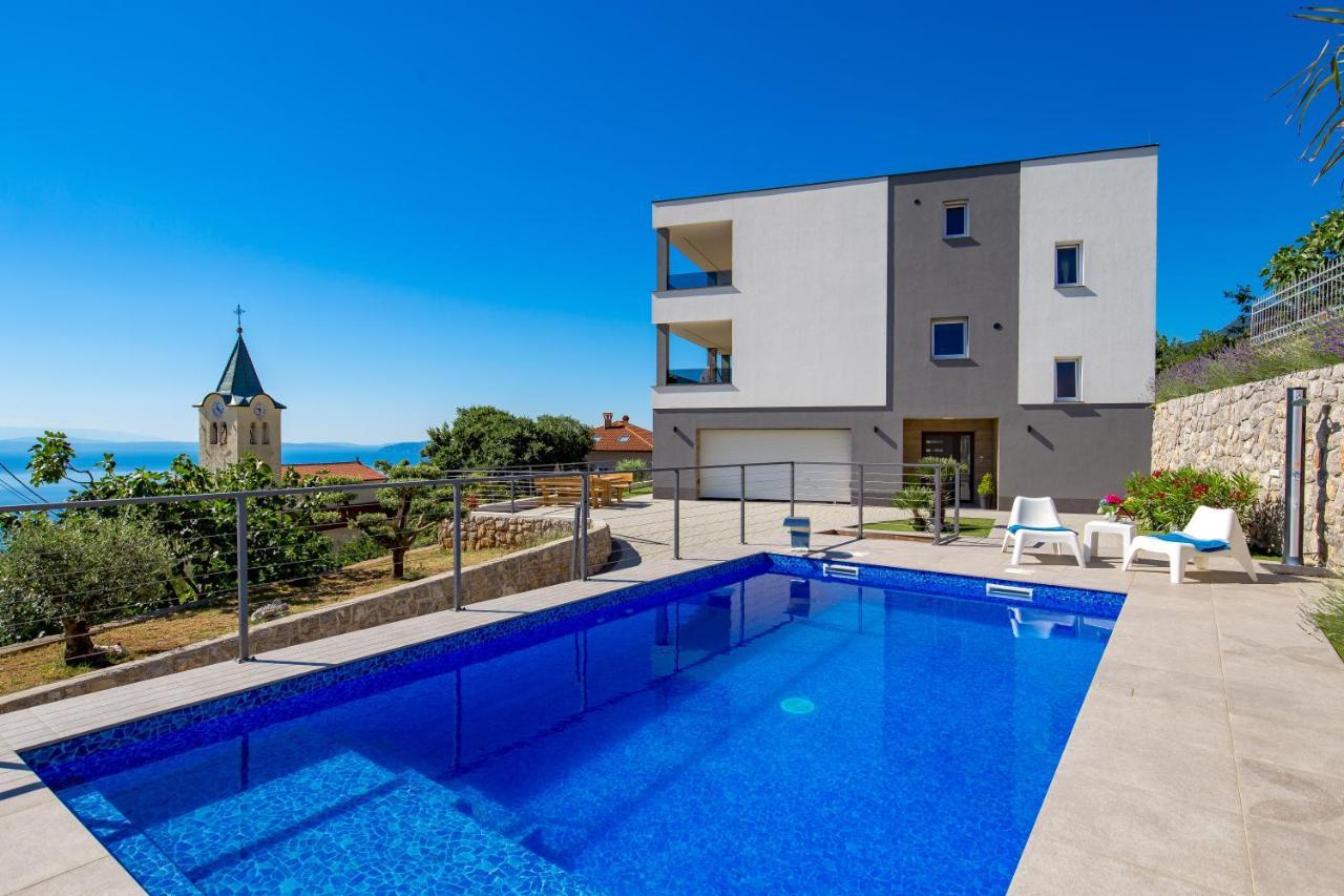Infinity Vila Poljane